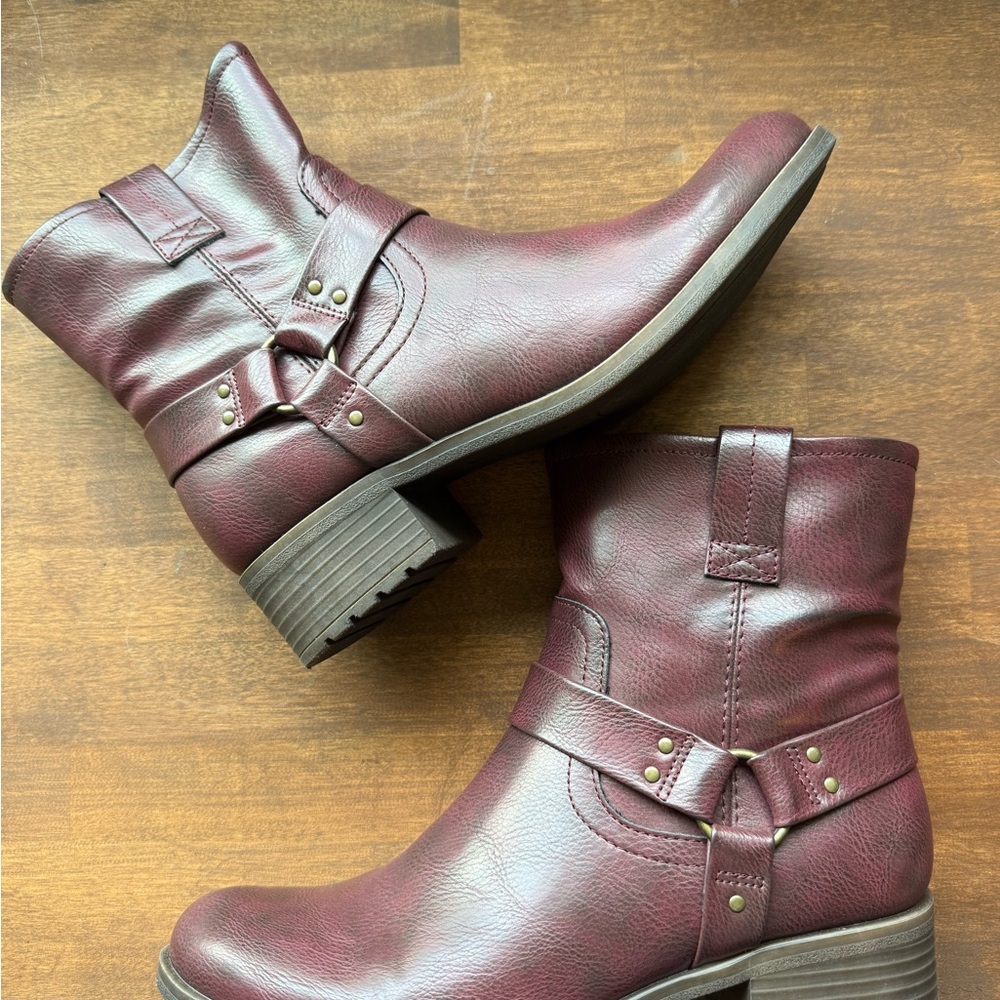 Rare Women's Frye and Co Burgundy Ankle 8R Harness Boots